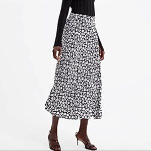 Zara Black and White Floral Midi Skirt size S